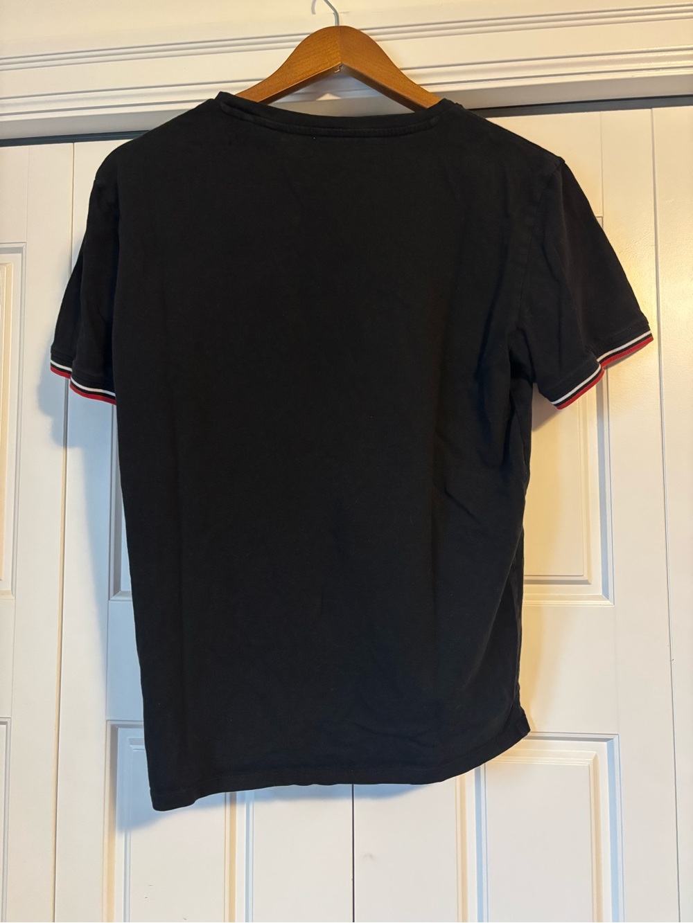 ☀️ Guess ☀️ vintage black basic tee - Picture 2 of 7
